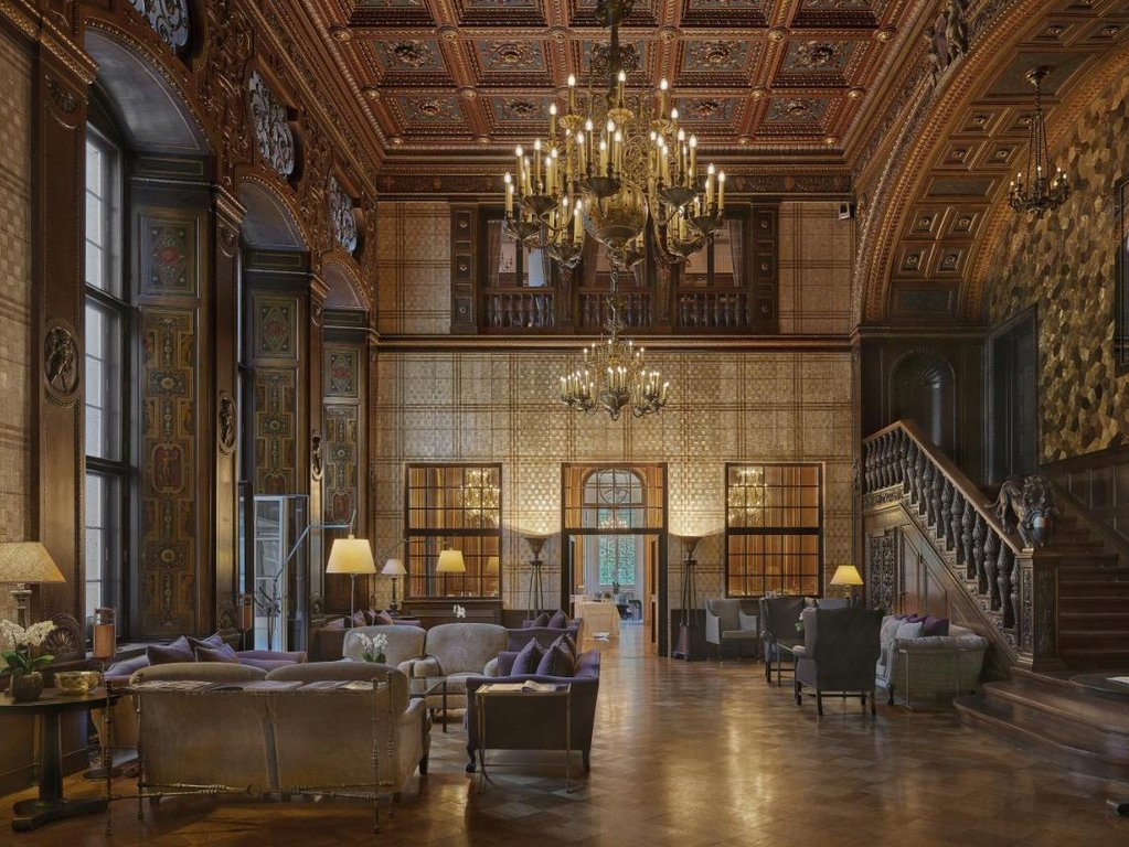 Schlosshotel Berlin by Patrick Hellmann