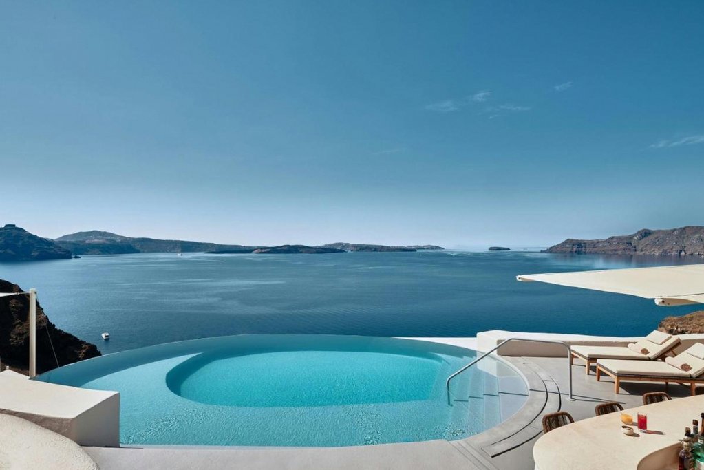 Mystique a Luxury Collection Hotel, Santorini 2