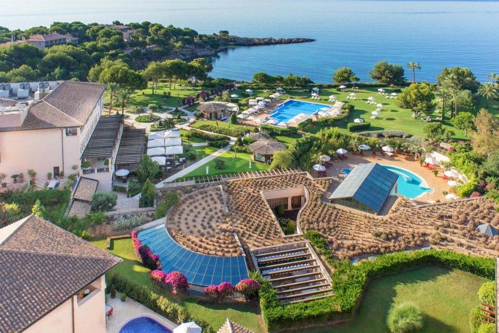The St. Regis Mardavall Mallorca Resort