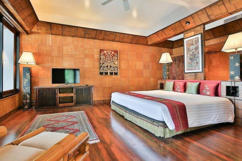 Mom Tri's Villa Royale Phuket (SHA PLUS+) 2