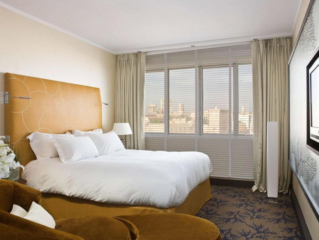Sofitel Marseille Vieux-Port 2
