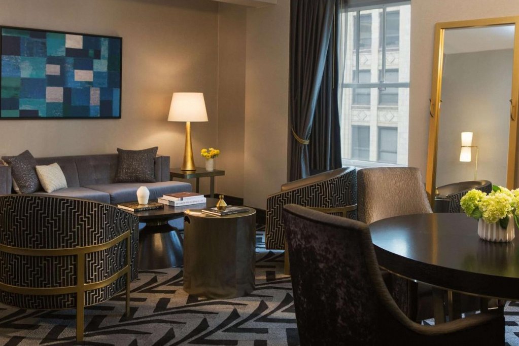 The Allegro Royal Sonesta Hotel Chicago Loop 2