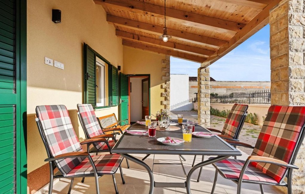 4 Bedroom Stunning Home in Vodice 1