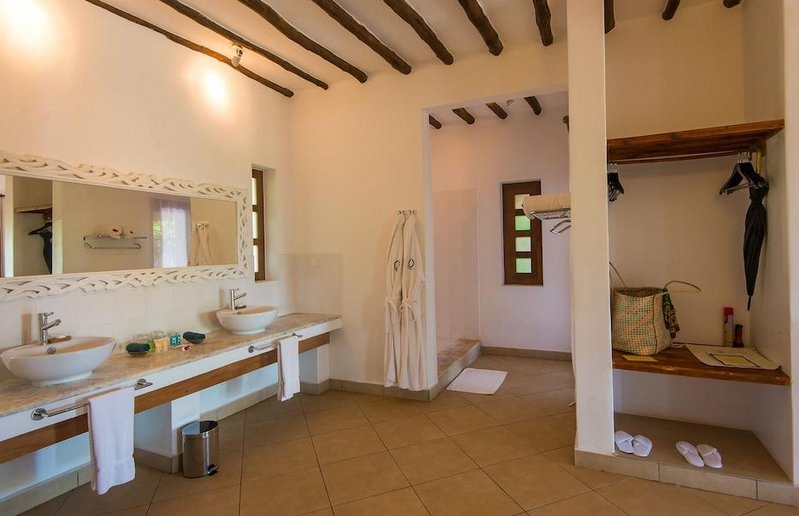 Konokono Beach Resort & Isaraya Luxury Overwater Villas 1