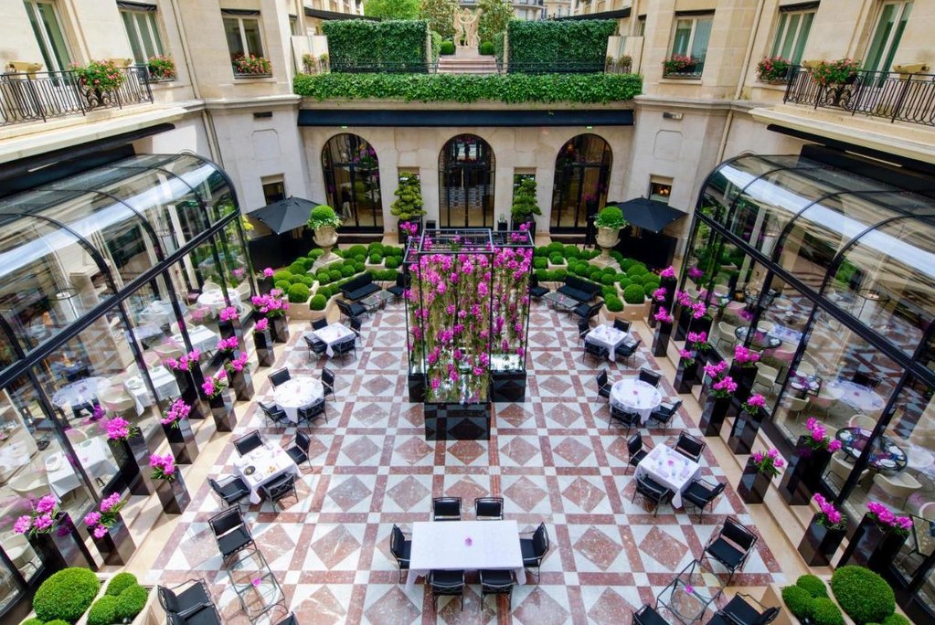 Four Seasons Hotel George V 2