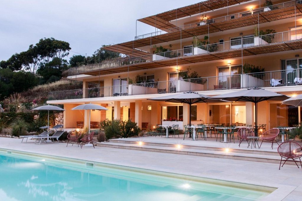 Luna Minoica Suites & Apartments