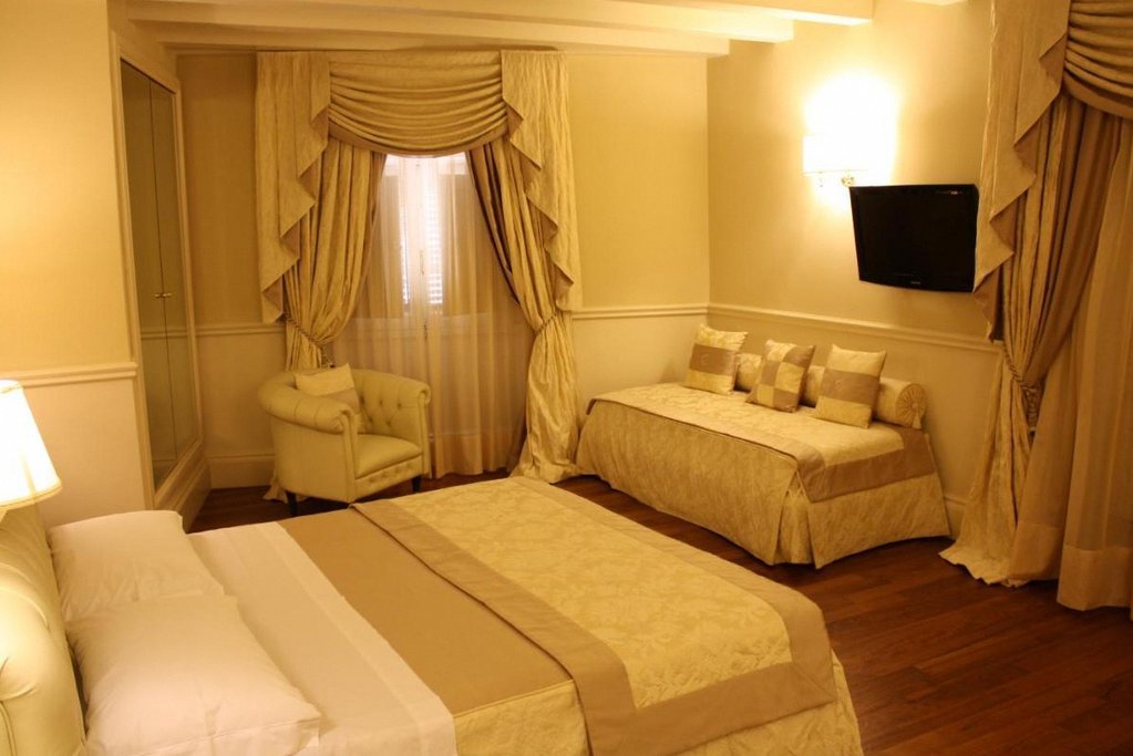 Santa Chiara Suite 2