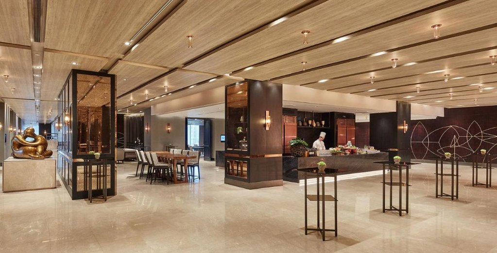 Hyatt Regency Bangkok Sukhumvit 2