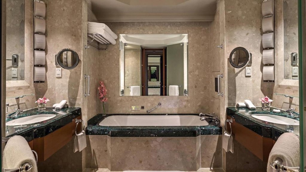 The Peninsula Bangkok 2