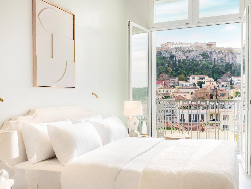 The Dolli at Acropolis, a Hotel To Live