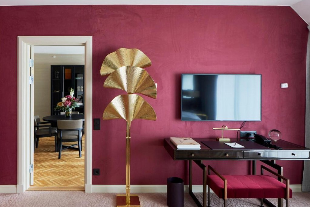 Bank Hotel 1