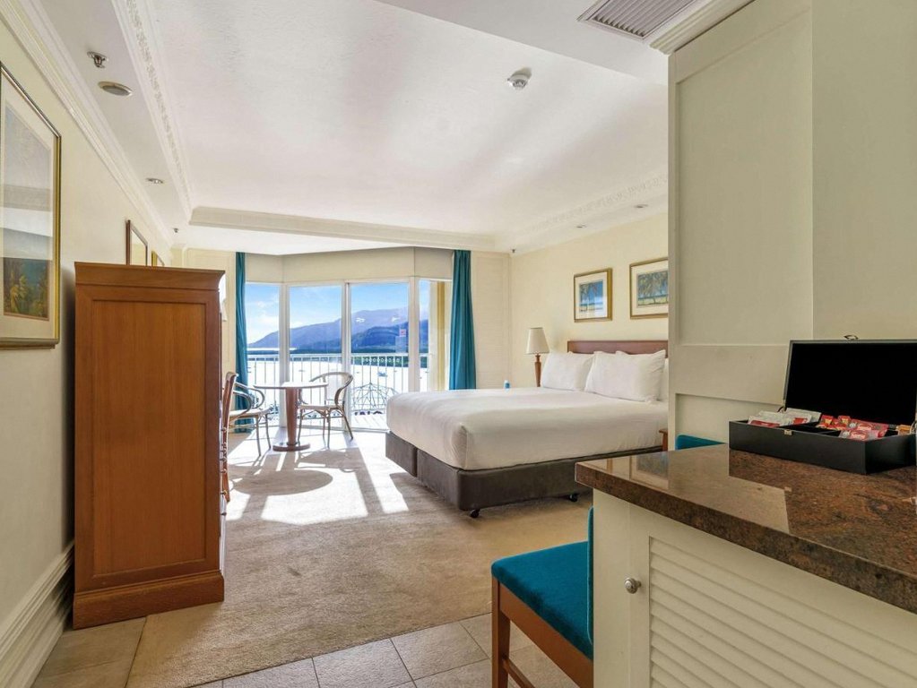 Pullman Cairns International 2