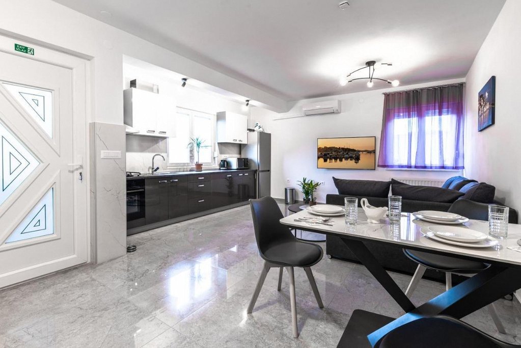 Apartments Bonis II