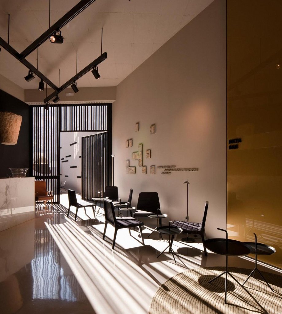 Caro Hotel